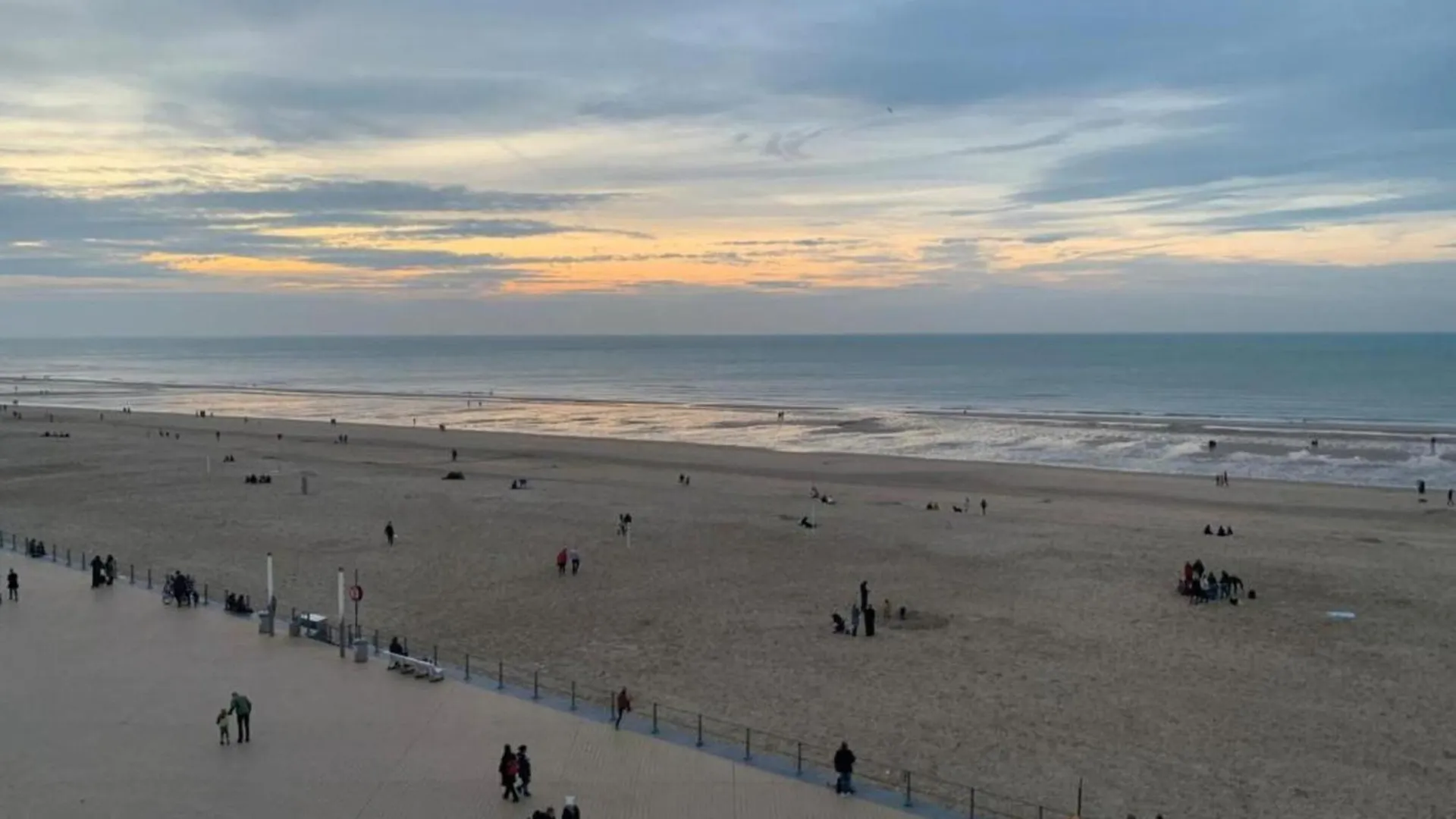 Beautiful Apartment With View Ostende